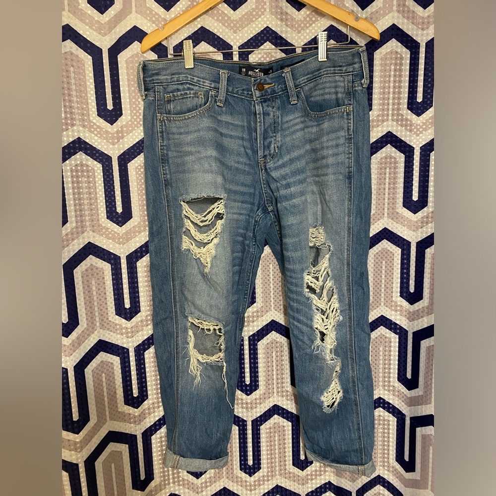 Hollister Low Rose Boyfriend Capri Pants